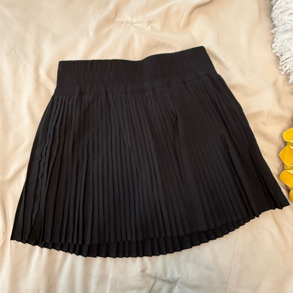 HALARA Black Mini Pleated Skort, Small